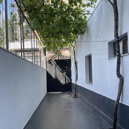 Casa Shprese - Wooden Tirana